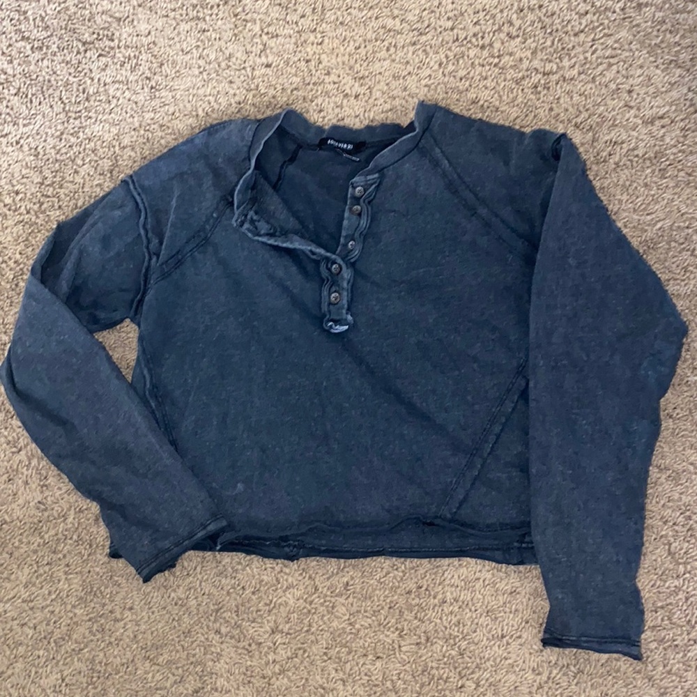 ⭐️Free with bundle  Forever 21 long sleeve crop